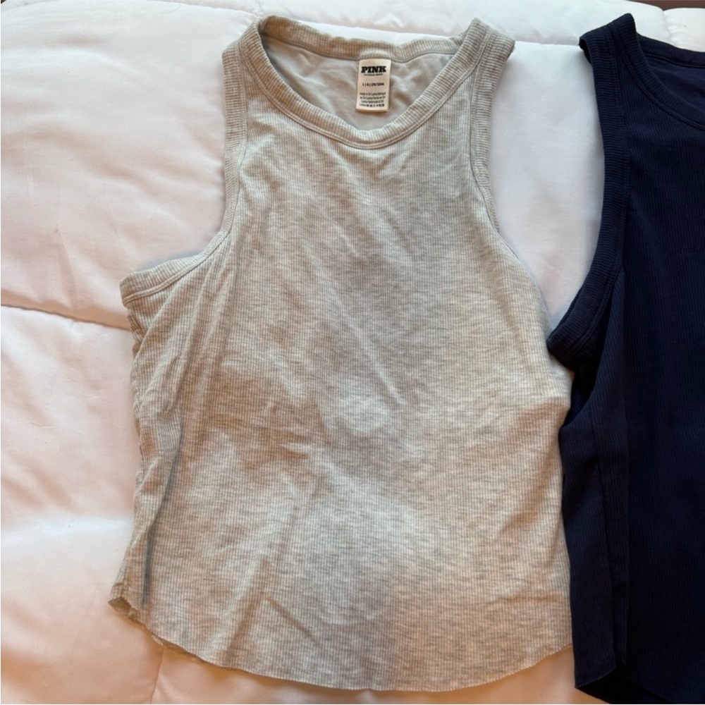 Bundle of 5 high neck VS PINK tanks - Picture 2 of 6